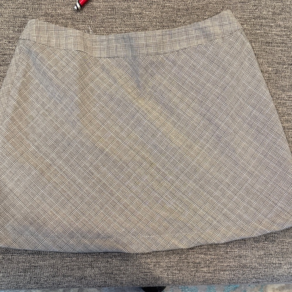 The Limited Plaid Mini Skirt in Light Gray and White - Picture 1 of 2
